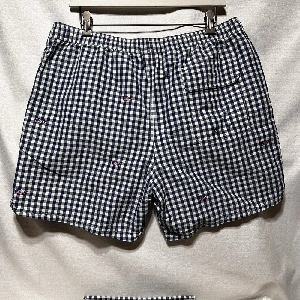 Vineyard Vines Embroidered Whales Swim Trunks Size L Pockets Lined USA W/ Pouch